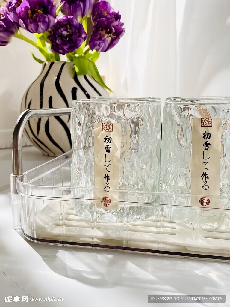 玻璃杯