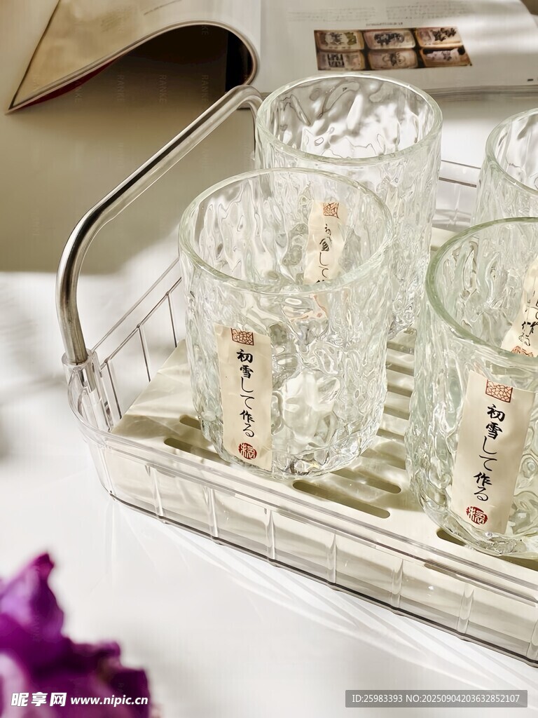 玻璃杯