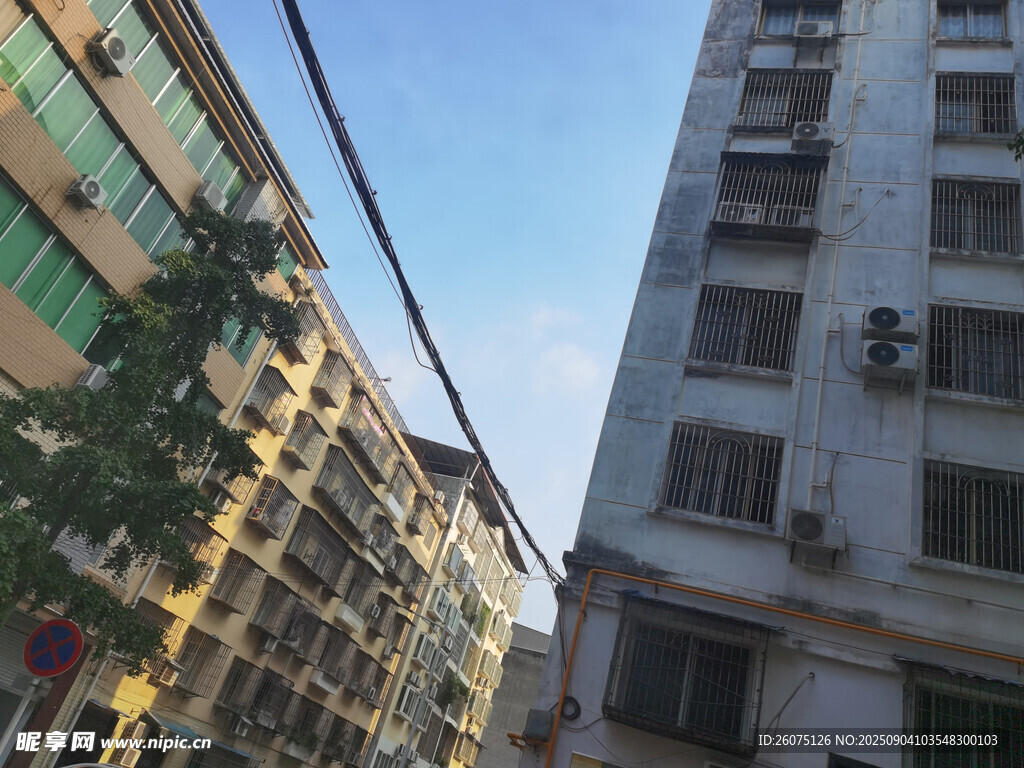 城市中林立的居民楼