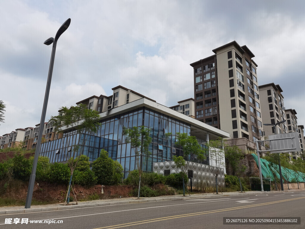 城市在建建筑与周边景象