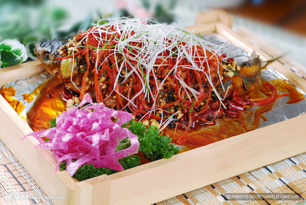 日式蟹料理摆盘精致