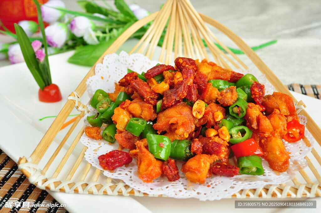 美味彩椒炒鸡丁