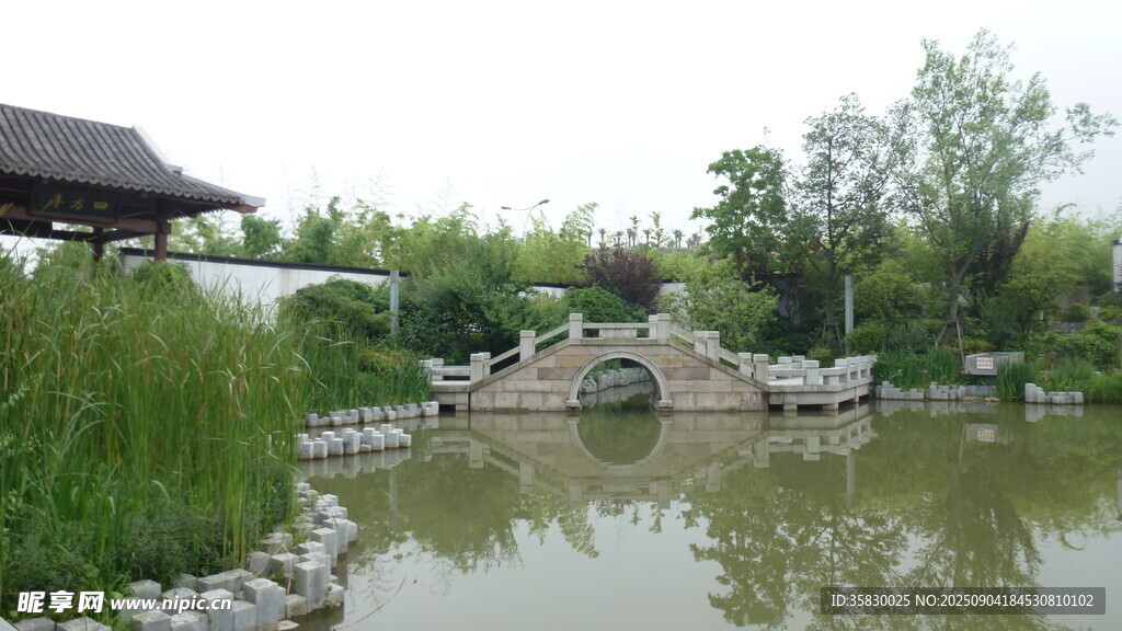 中式园林池塘景观