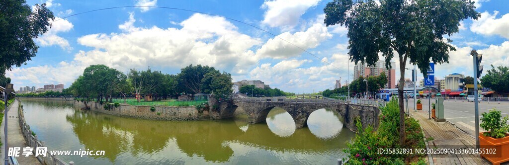 河畔风景如画的宁静一隅