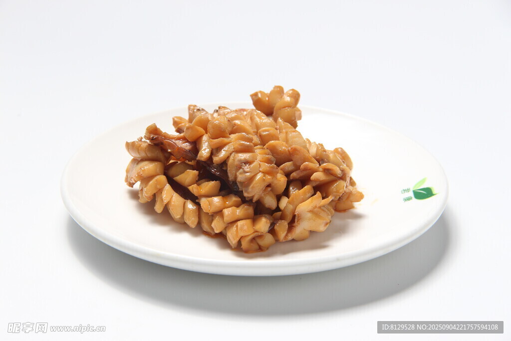 美味鱿鱼花摆于白盘