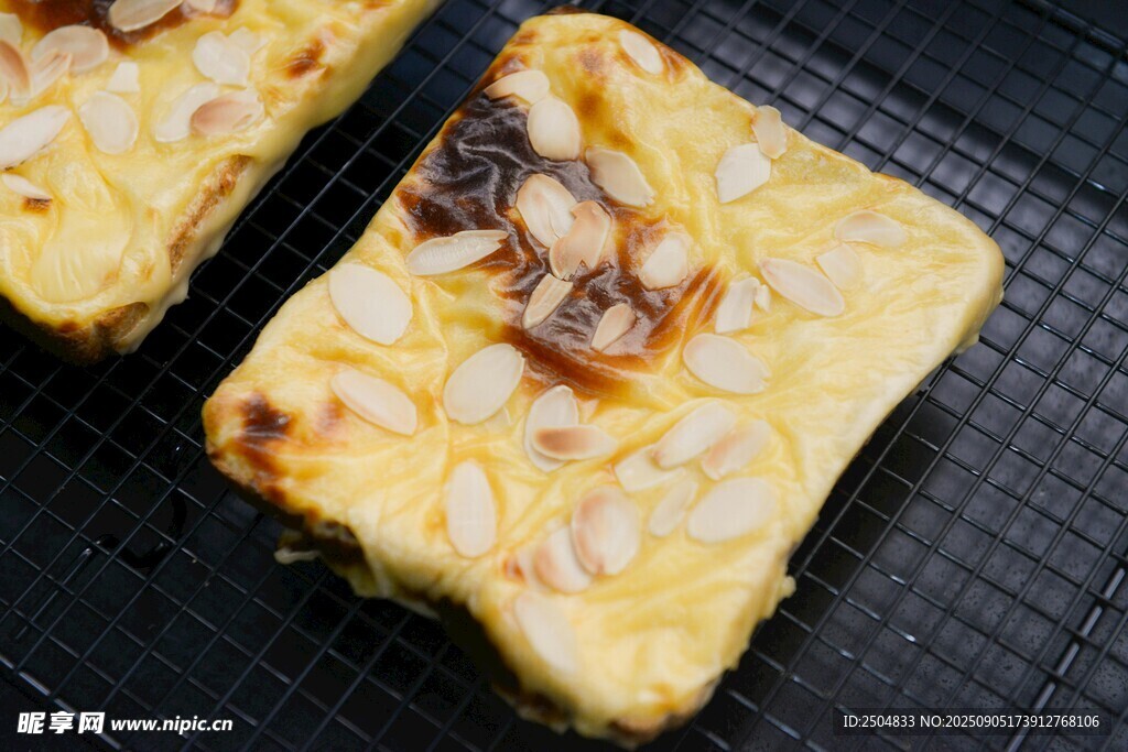 美味芝士蘑菇烤面包