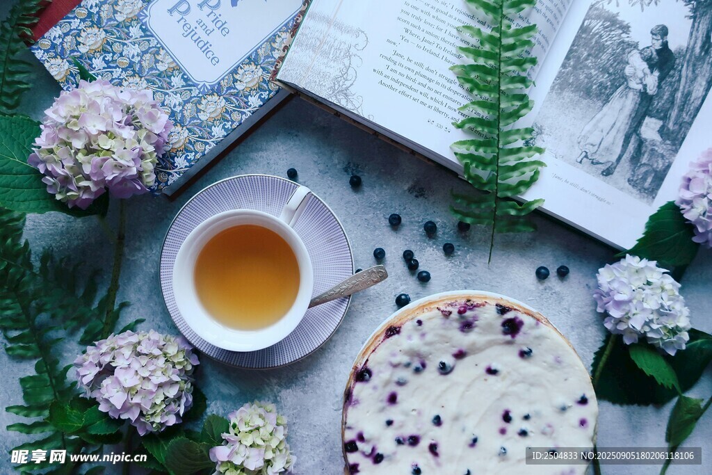 花茶与点心的惬意时光