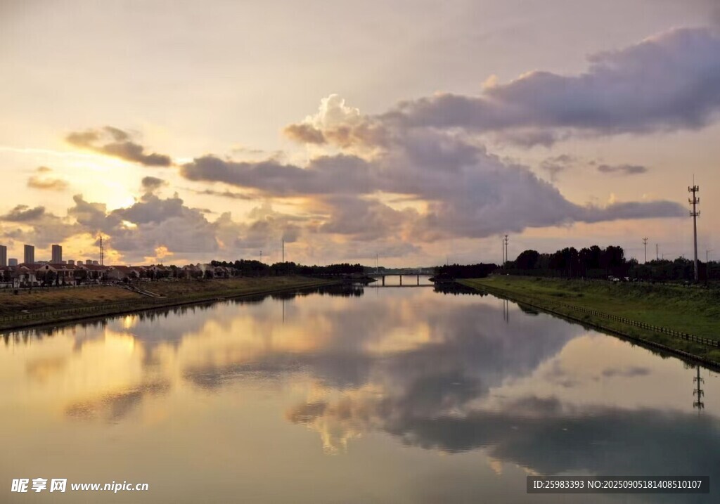河畔夕阳