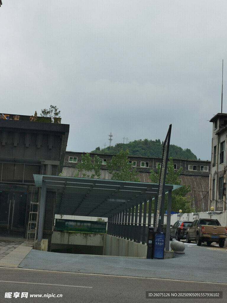 城市地下车库出入口