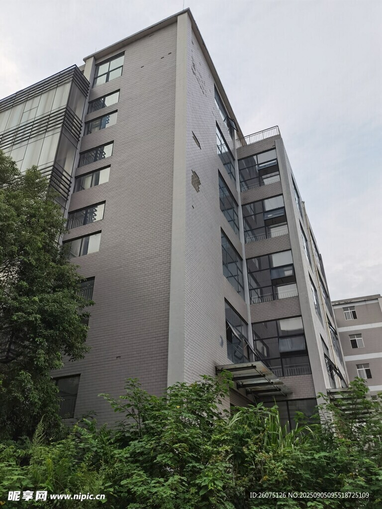 现代风格多层居民住宅楼