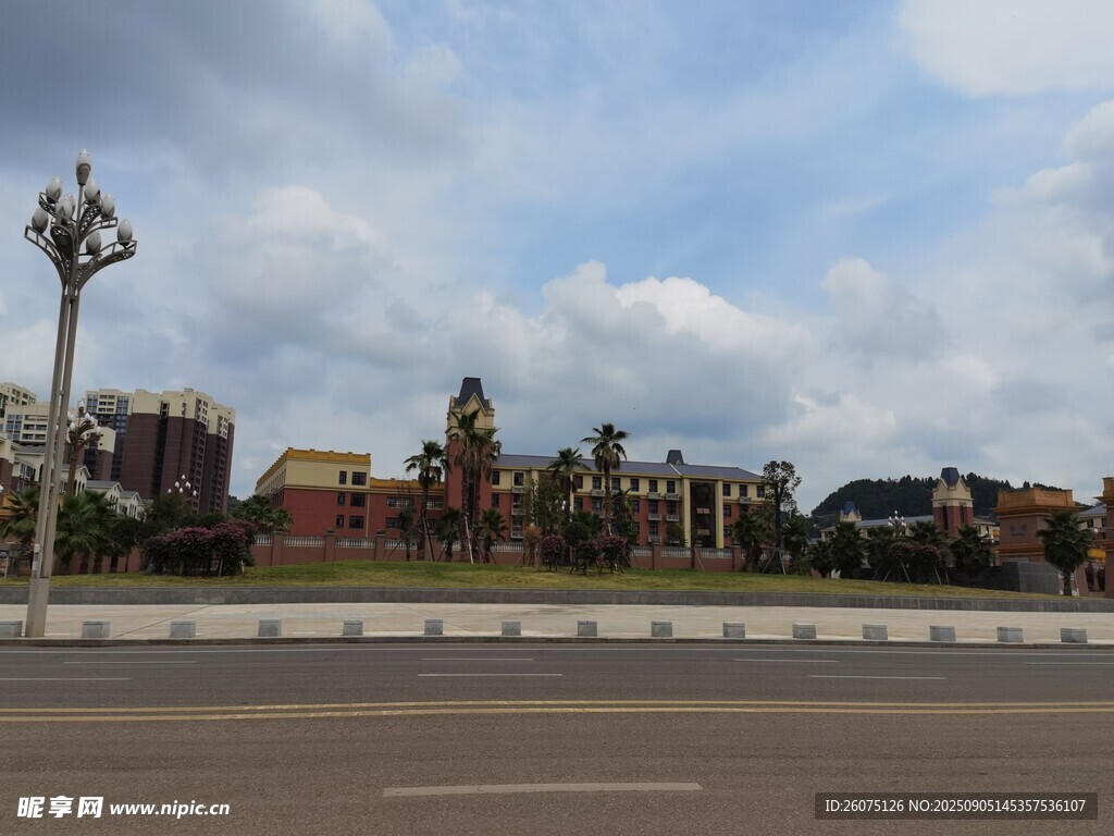 城市街景中的欧式建筑