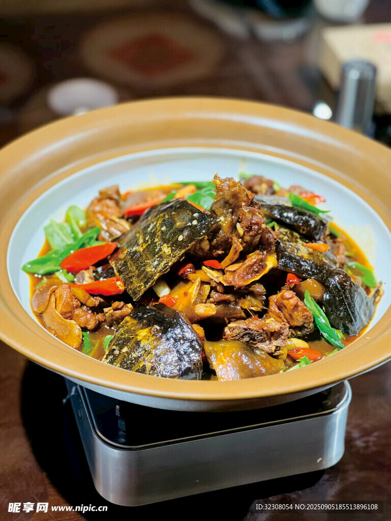 美味砂锅炖菜 