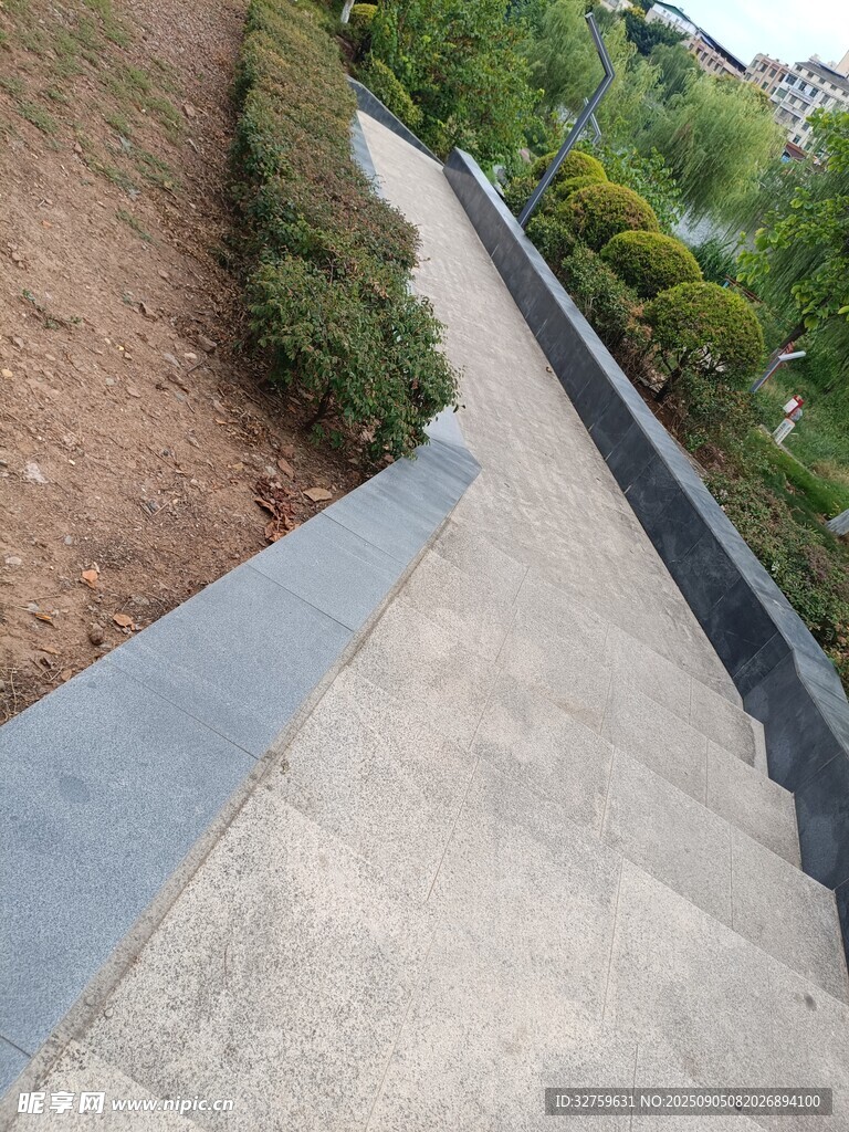 户外水泥步道景观