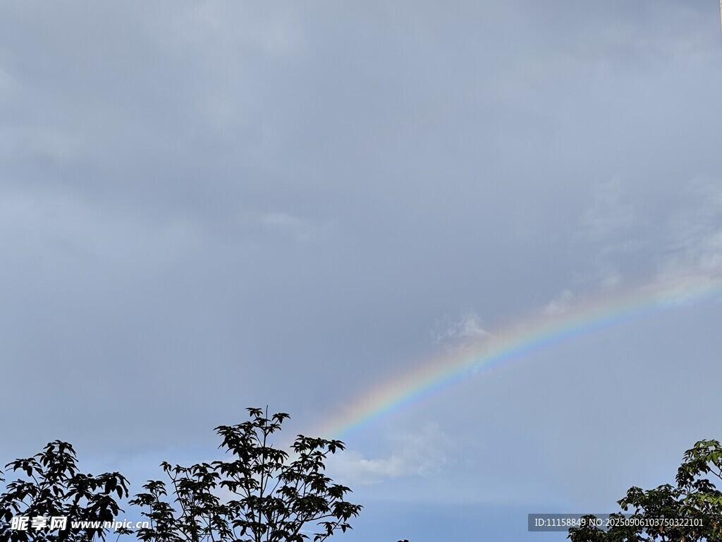雨后彩虹