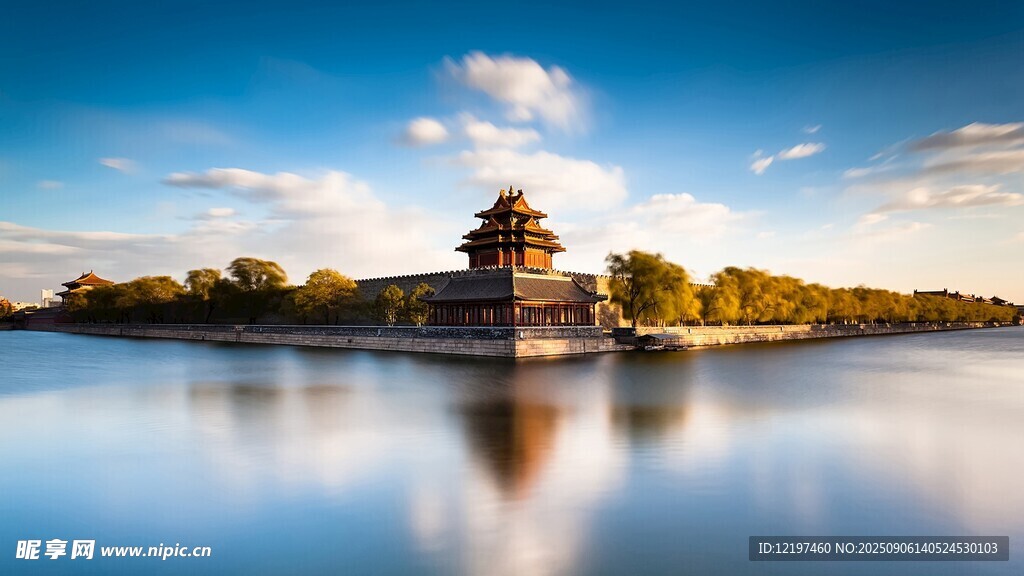 湖畔古建筑静谧湖景风光