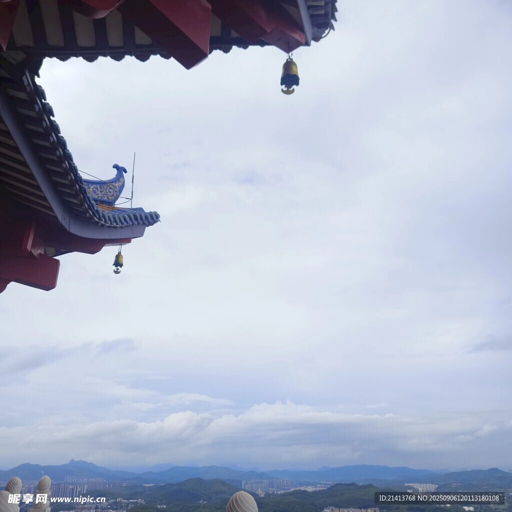 古建飞檐望天际