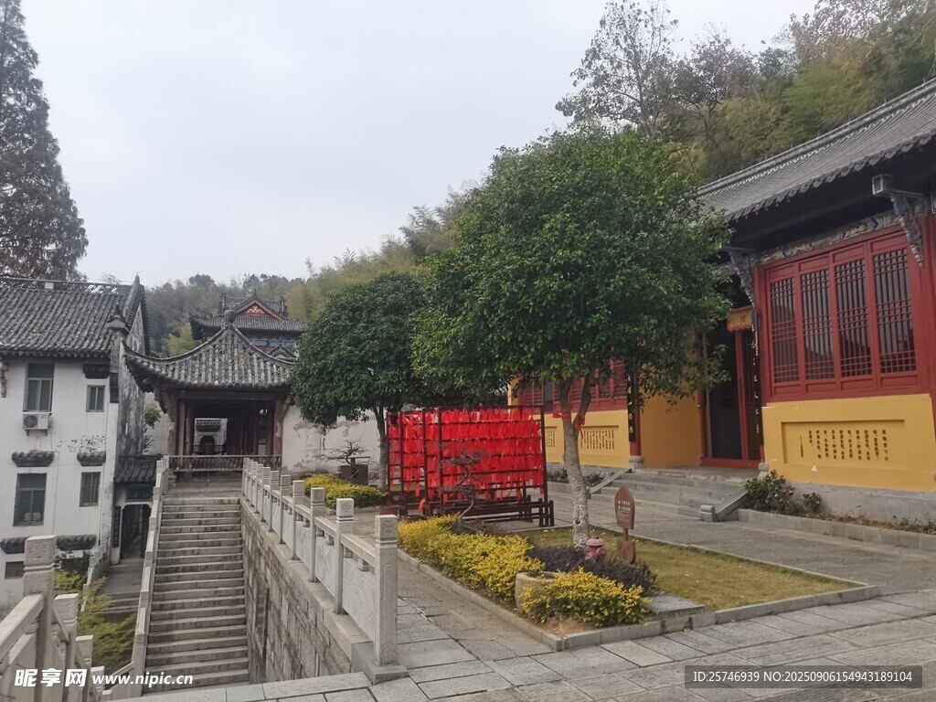 五祖寺一景