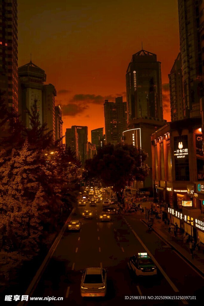 黄昏下的城市