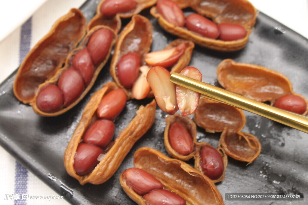 美味卤味花生