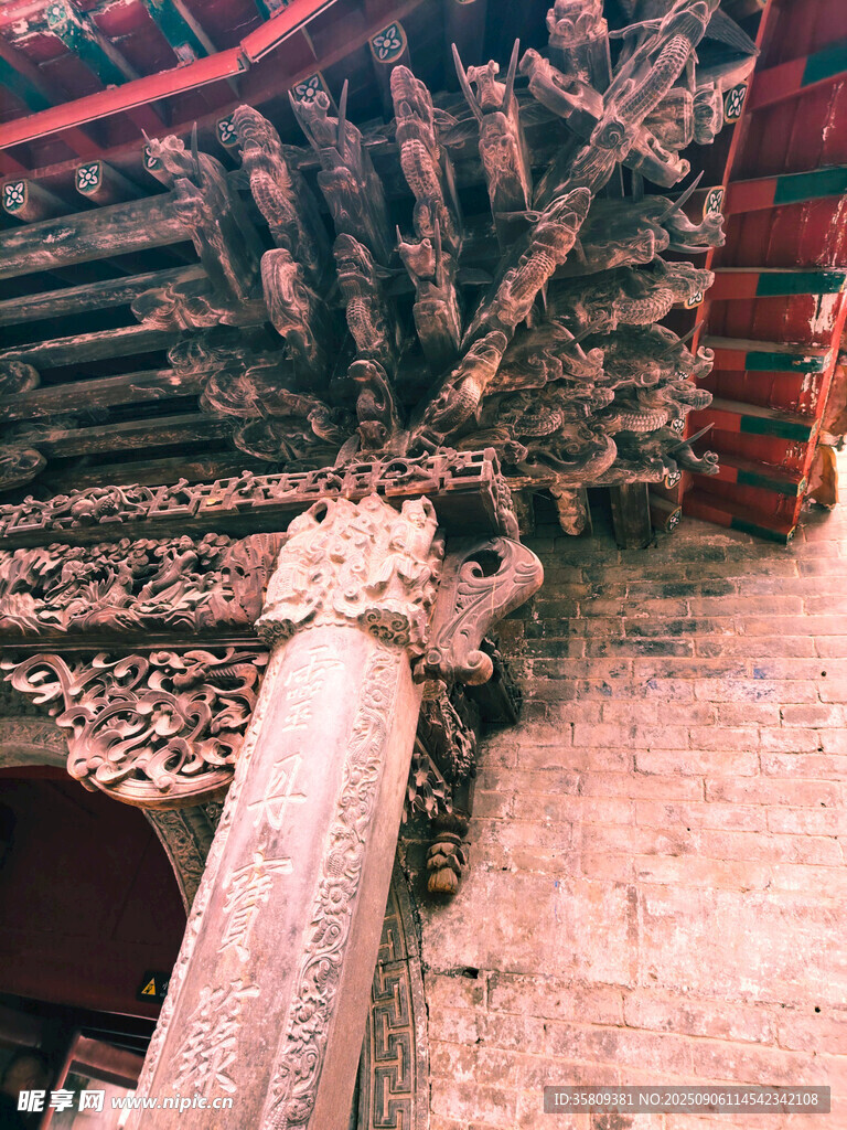 神垕古镇古建精美斗拱细节特写