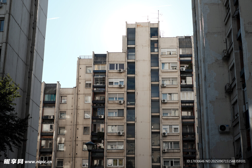 老旧居民楼外观景象