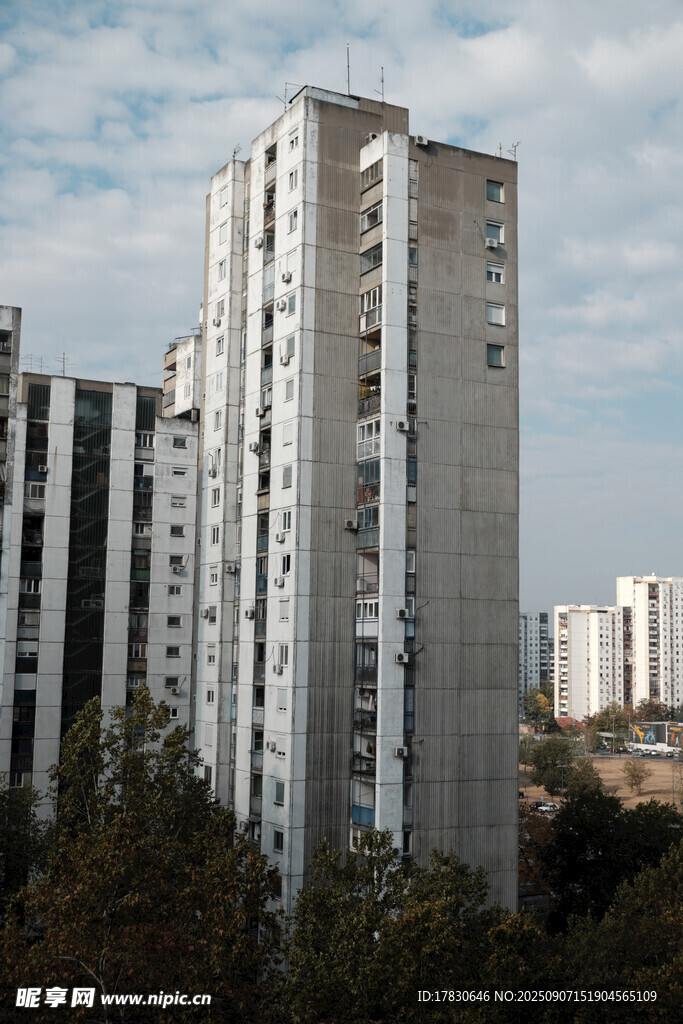 城市中的高层居民楼