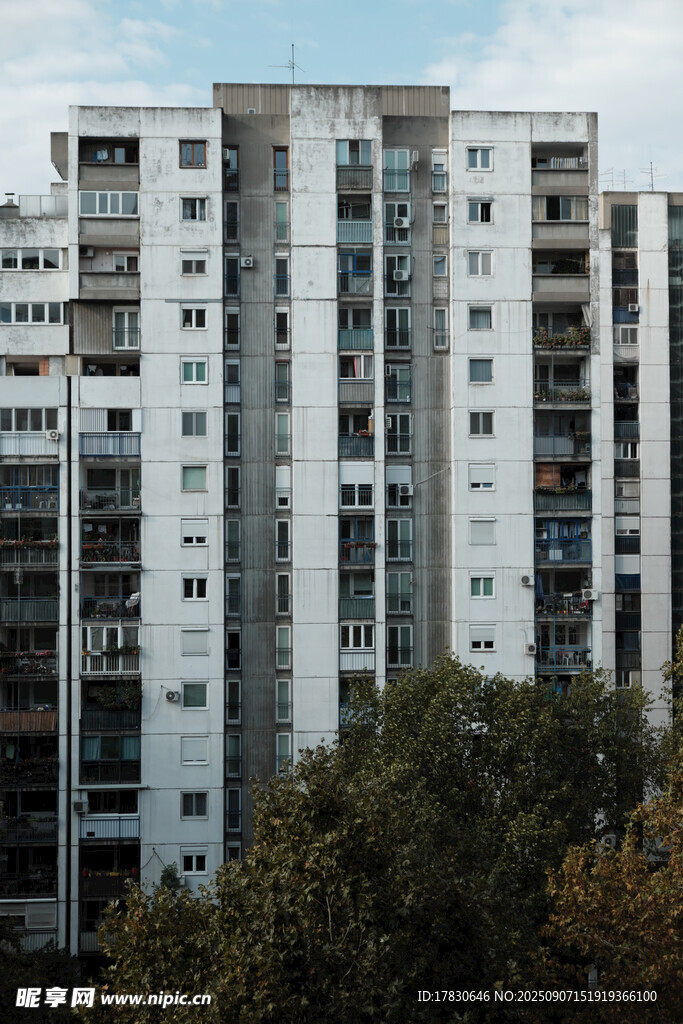 现代高层公寓楼景观