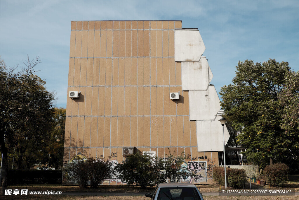 老旧建筑外观