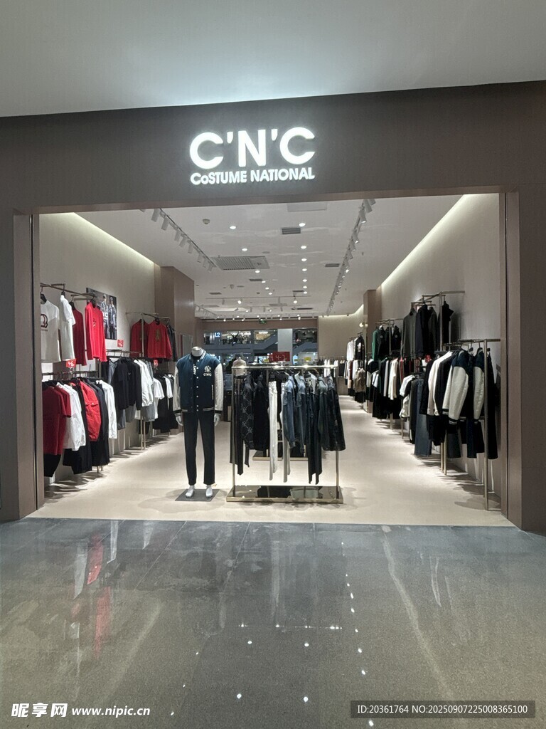CNC品牌服装店内部展示