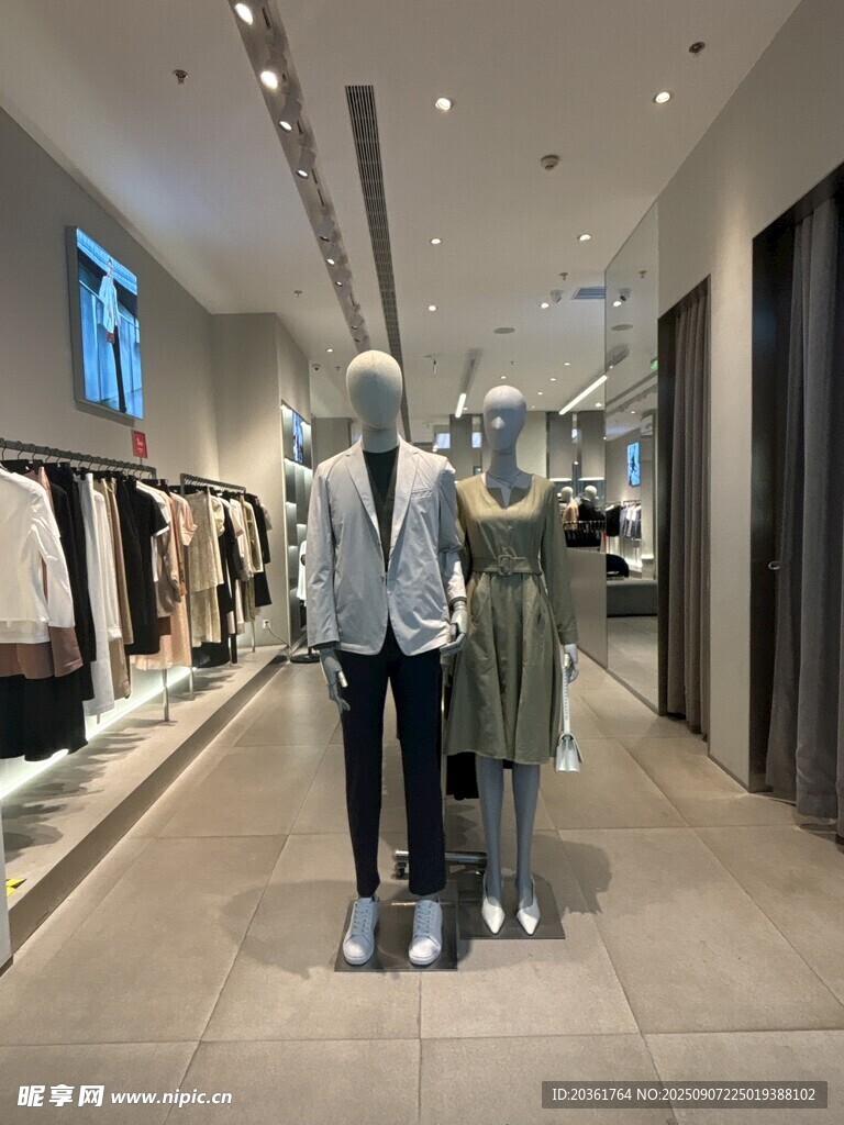 时尚服装店的陈列展示