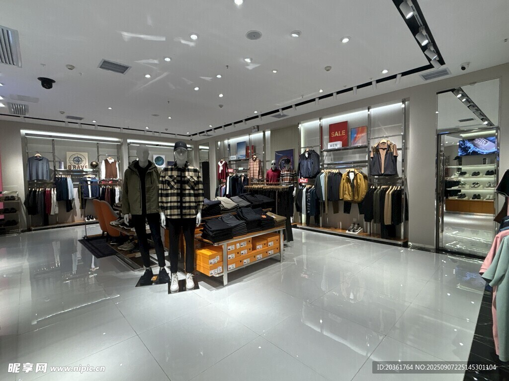 时尚服装店内部场景展示