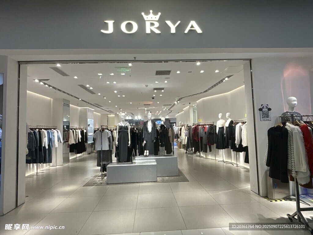 JOYAY时尚服装店内部展示