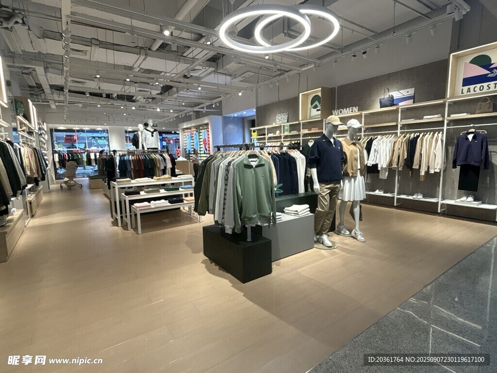 时尚男装店内景展示