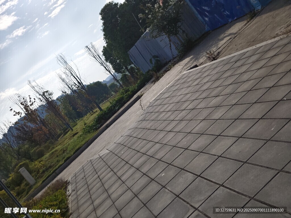 户外广场地面及周边景致