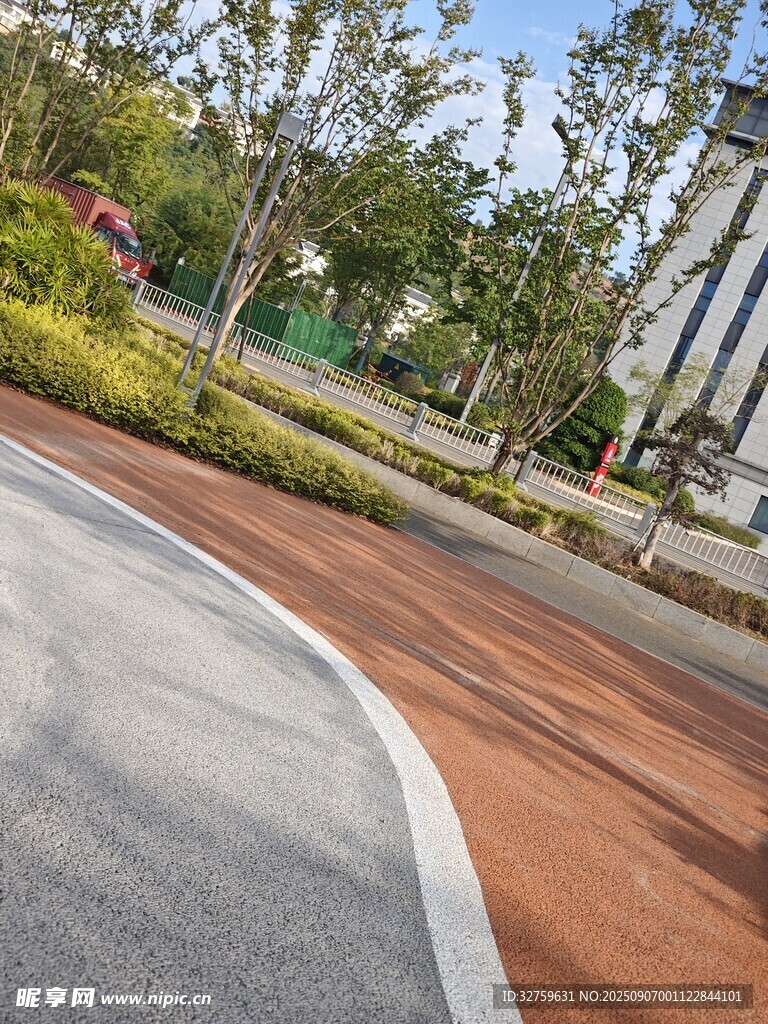 城市公园彩色步道景观