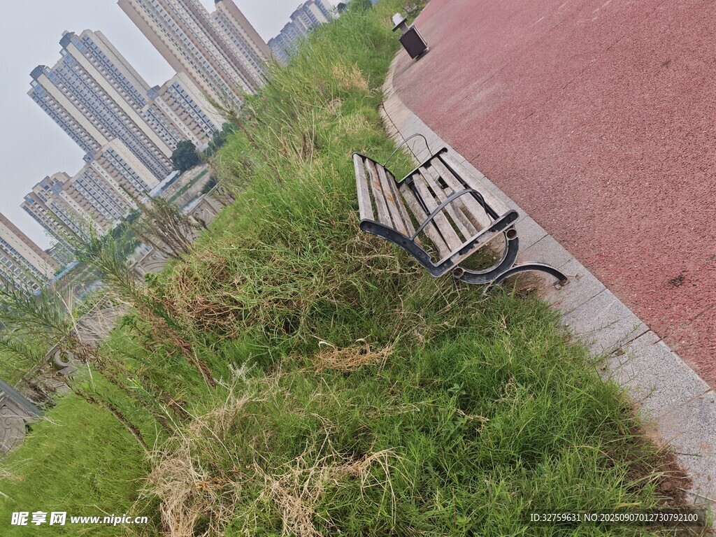 路边长椅