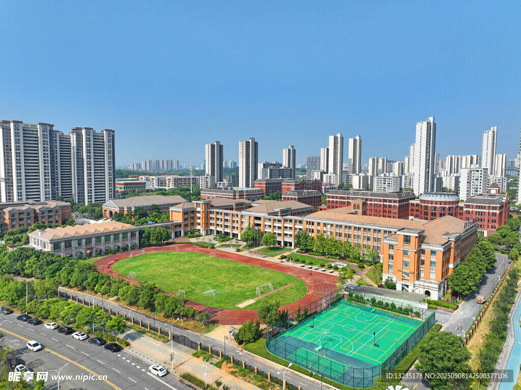 光谷外国语学校