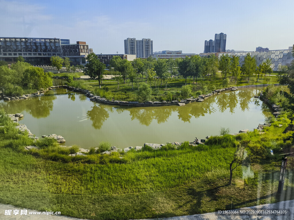 美丽湖畔景观