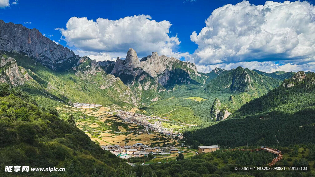 山间美景