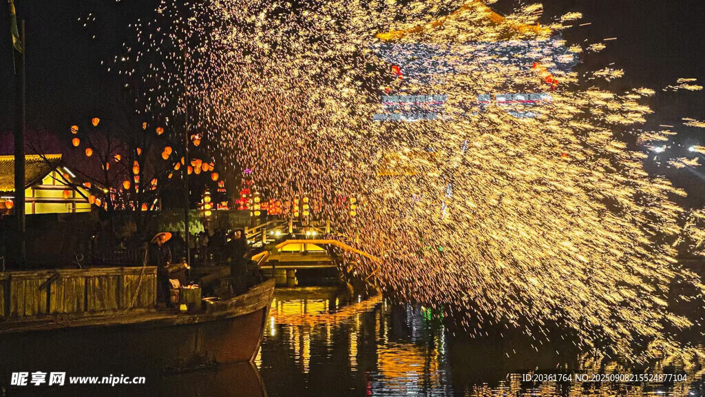 夜晚绚烂花树灯光美景
