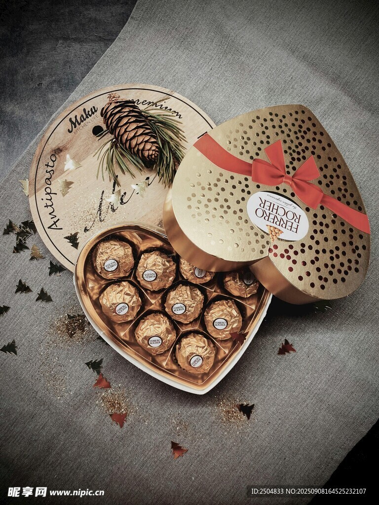 心形礼盒装美味巧克力
