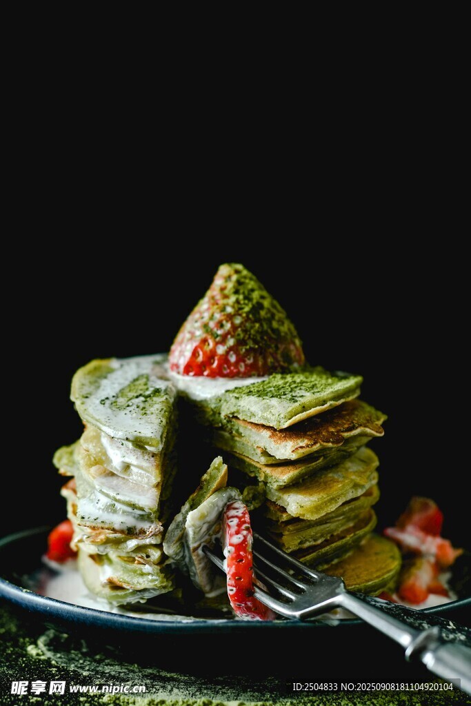 美味草莓千层饼诱人呈现