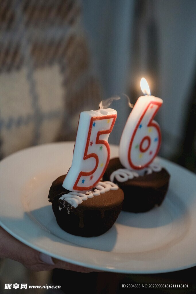 56岁生日纸杯蛋糕