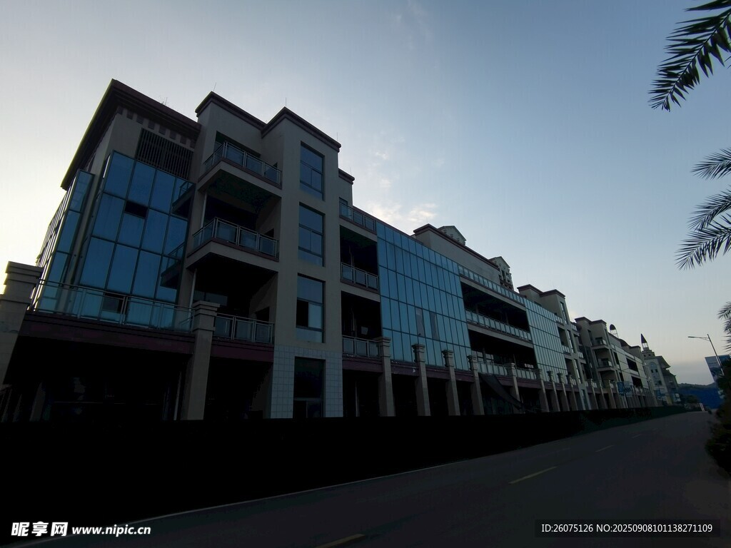 现代风格联排住宅建筑
