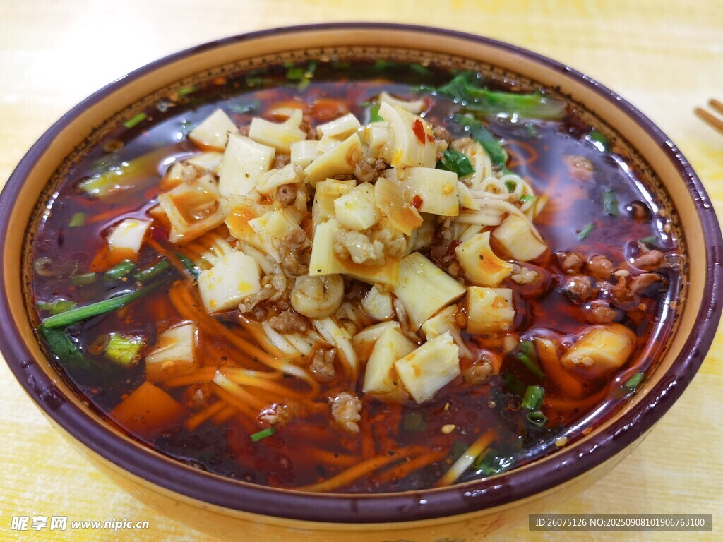 美味红油竹笋面