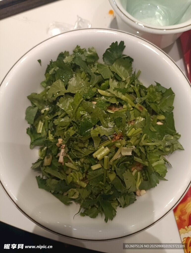 一碗新鲜香菜