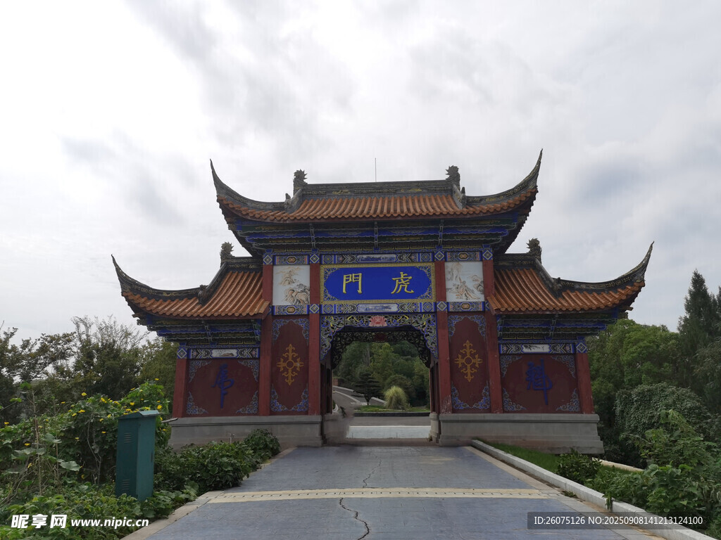 中式古建门楼典雅大气