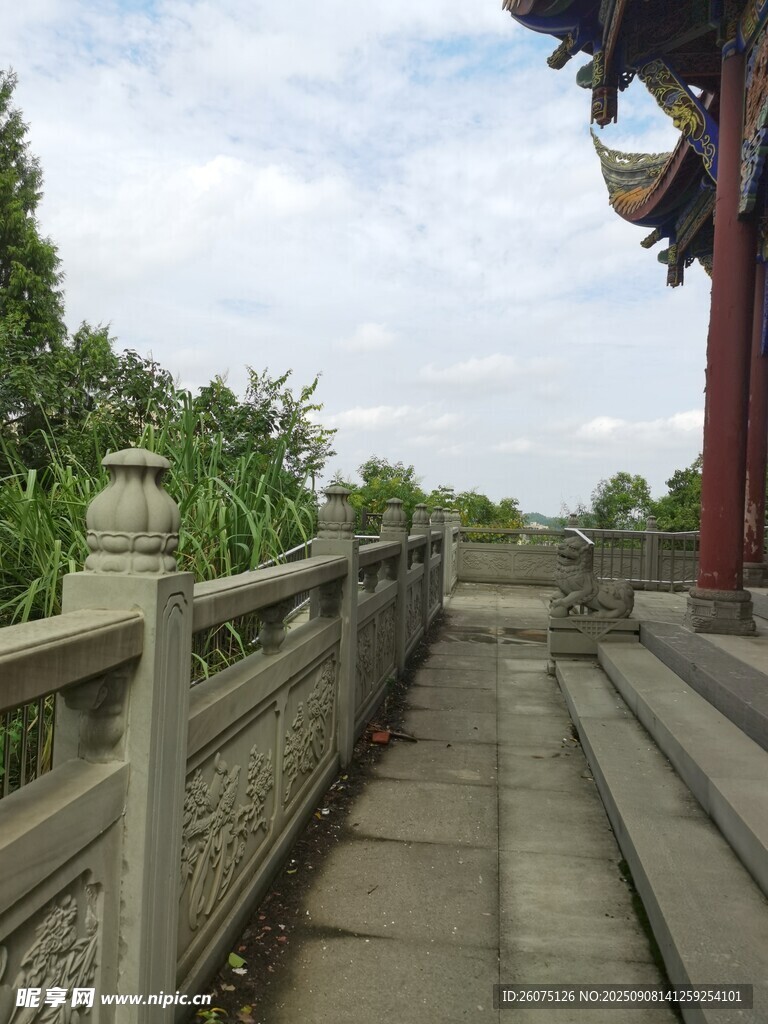 古桥回廊尽显中式古韵