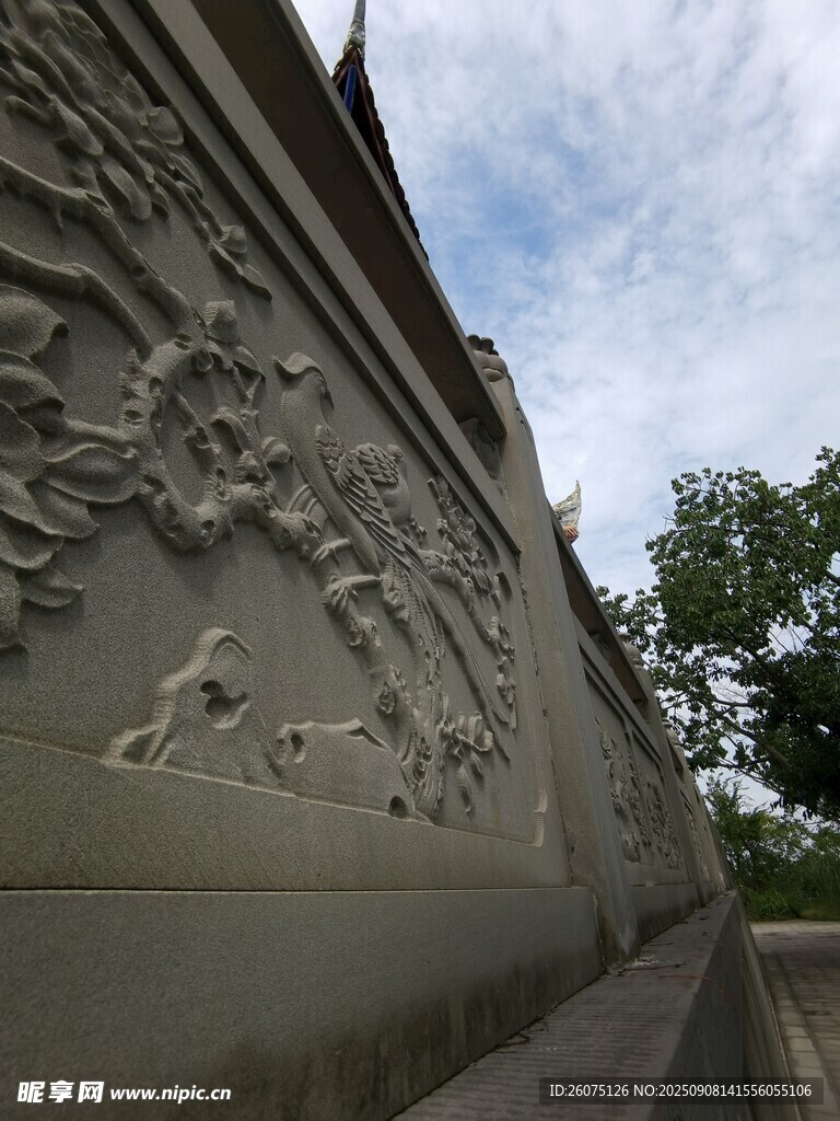 精美浮雕墙展现传统艺术
