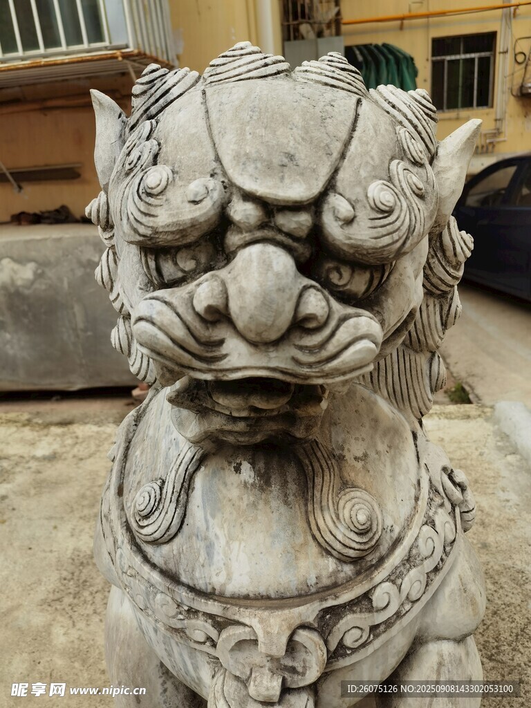 石狮子雕塑头部特写
